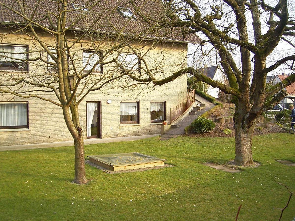 Ferienhaus Und Ferienwohnung Knappstein Moehnesee Exterior photo