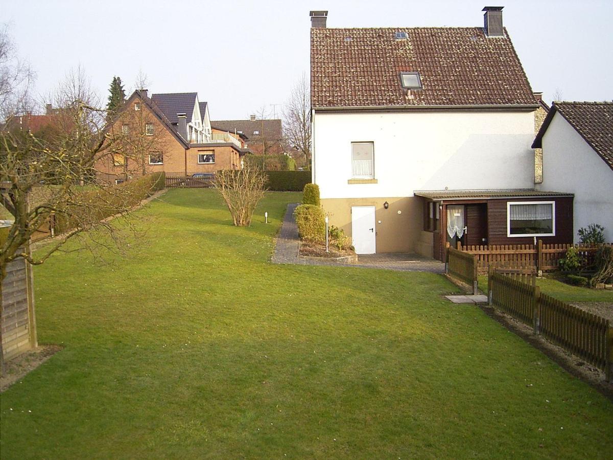 Ferienhaus Und Ferienwohnung Knappstein Moehnesee Exterior photo